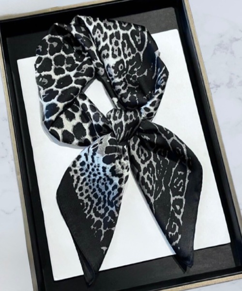 ARTIFICIAL SWEETENER スカーフ バンダナ 「 」シルクタッチレオパードスカーフ レディース メンズ - 画像 (3)