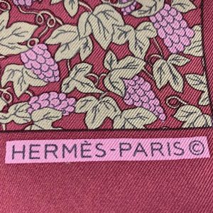 HERMES ☆☆ エルメス 葡萄柄 シルク100% パープル ハンカチ レディース 傷や汚れあり