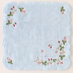 WEDGWOOD ウェッジウッド　ワイルドストロベリー　大判　タオルハンカチ（約28cm）　8501　ブルー
