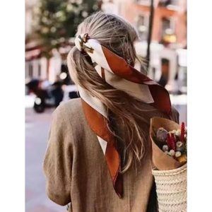 ブランド レディース ギフト 正方形 スカーフ バンダナ シルク風 ネッカチーフ 024-322