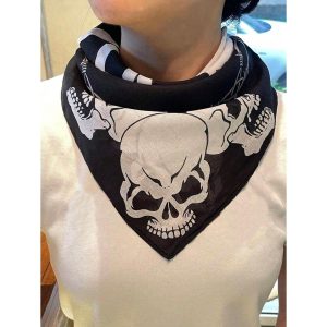 アクセサリー レディース スカーフ 1枚 ユニークなスカル柄 55cm 小正方形スカーフ、新作春秋レディースバンダナ、多用途ウエス