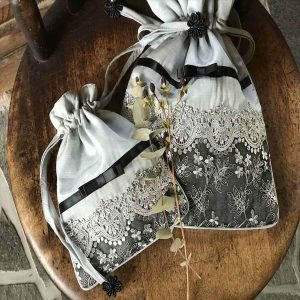 chic vivienne ミニティッシュポーチ レディース 小物入れ 化粧ポーチ コスメ マルチポーチ おしゃれ 可愛い